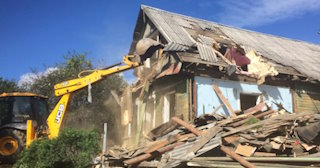 Промышленный демонтаж пристроек к дому в каменке | Цены от 572 руб. за м2